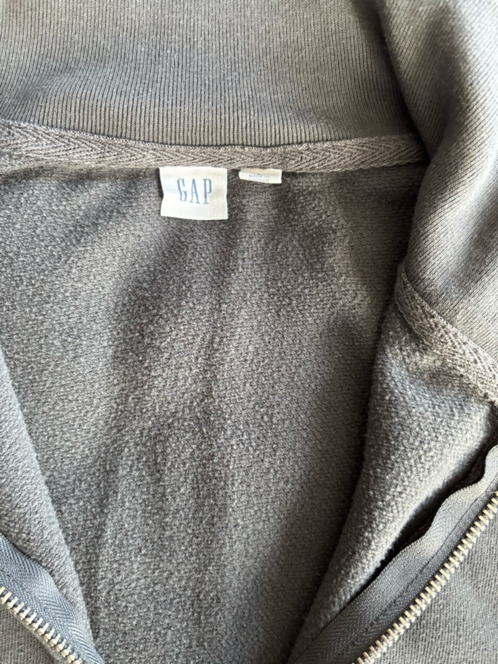 GAP Half Zip Mockneck Sweatshirt with Pockets - Picture 4 of 6
